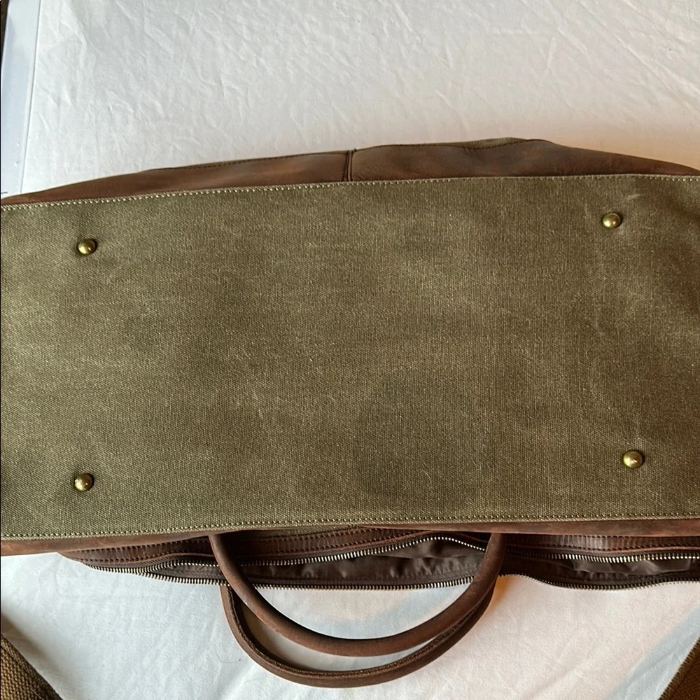 Westminster Kennel Club Olive Green Canvas Weekender Duffle Bag - Picture 4 of 6